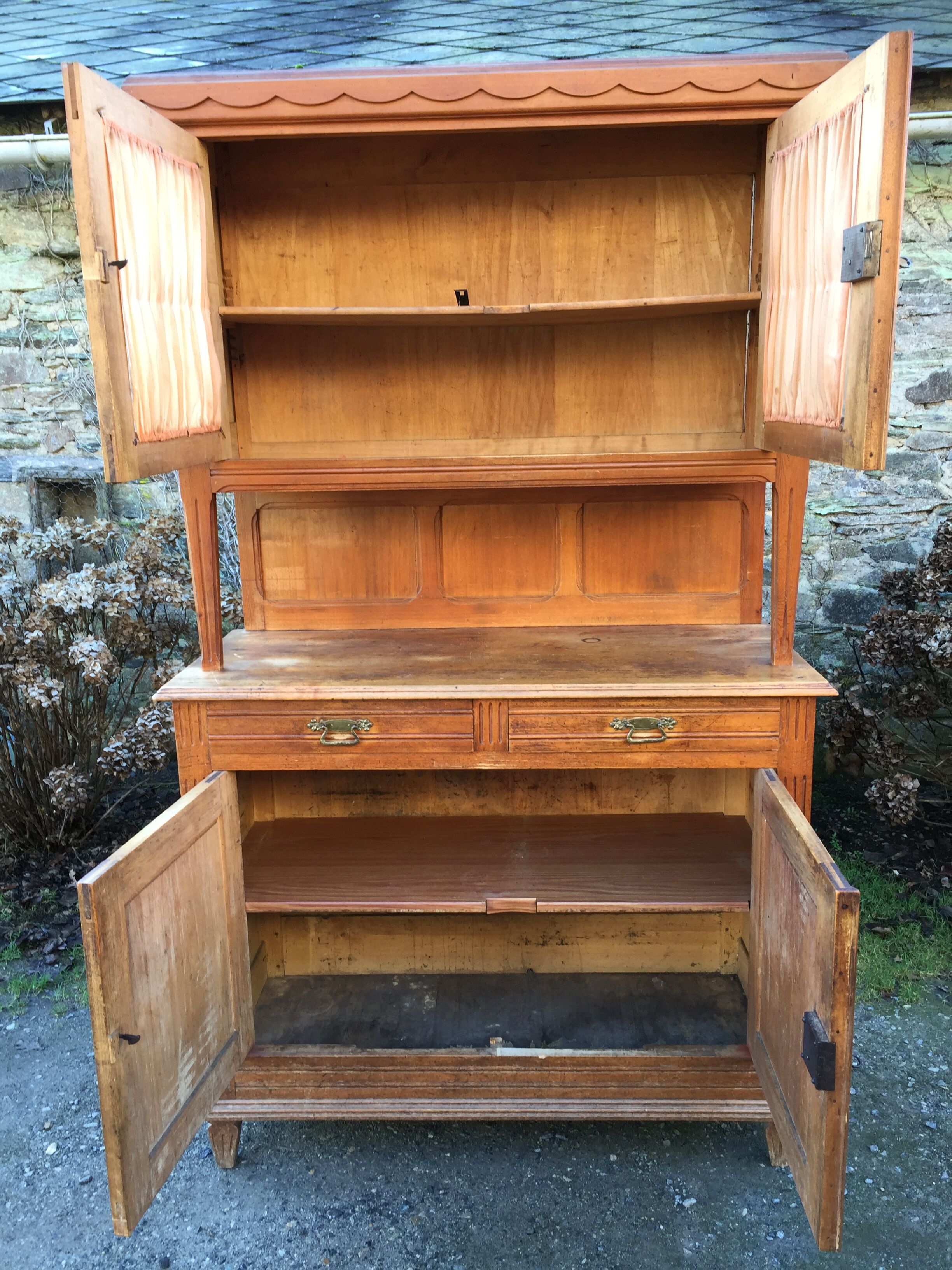 Vintage Parisian buffet with 2 bodies in white poplar wood