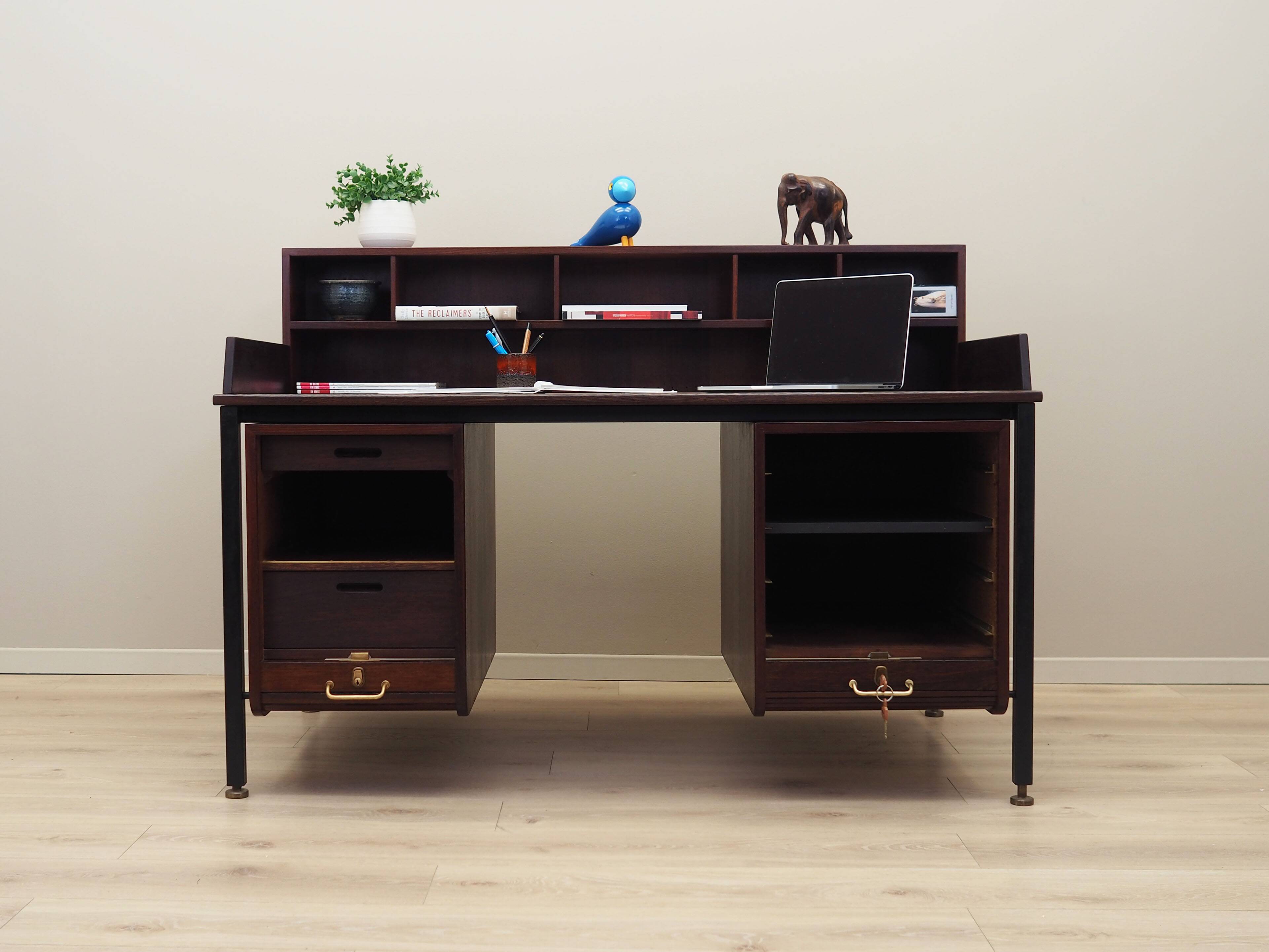 Oak desk, Danish design, 1970s, production: Denmark