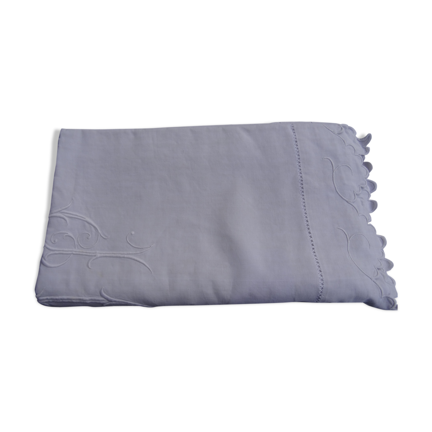 Beautiful cloth scalloped linen and Monogram OP