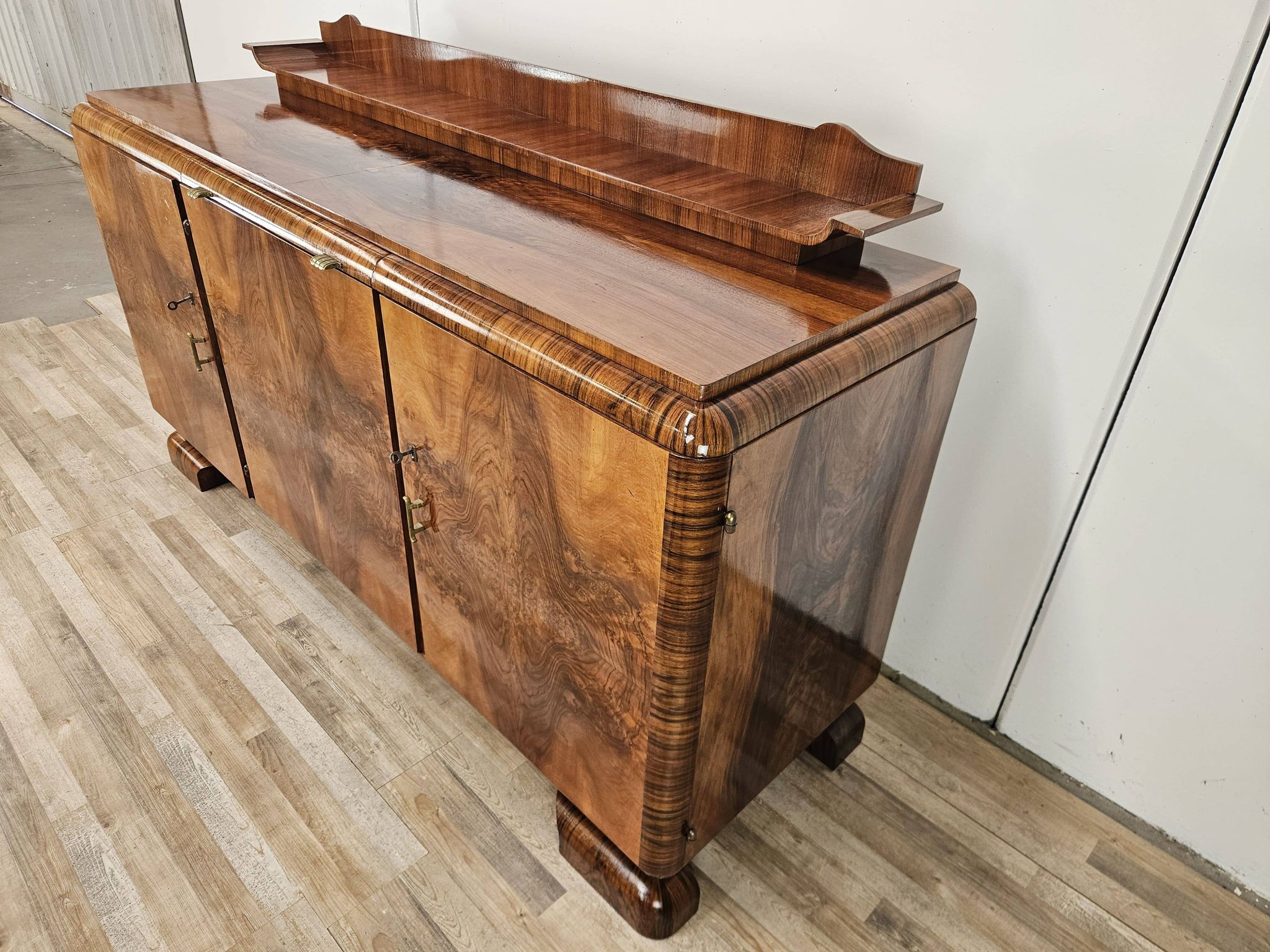 French Art Decò sideboard in walnut, 1940
