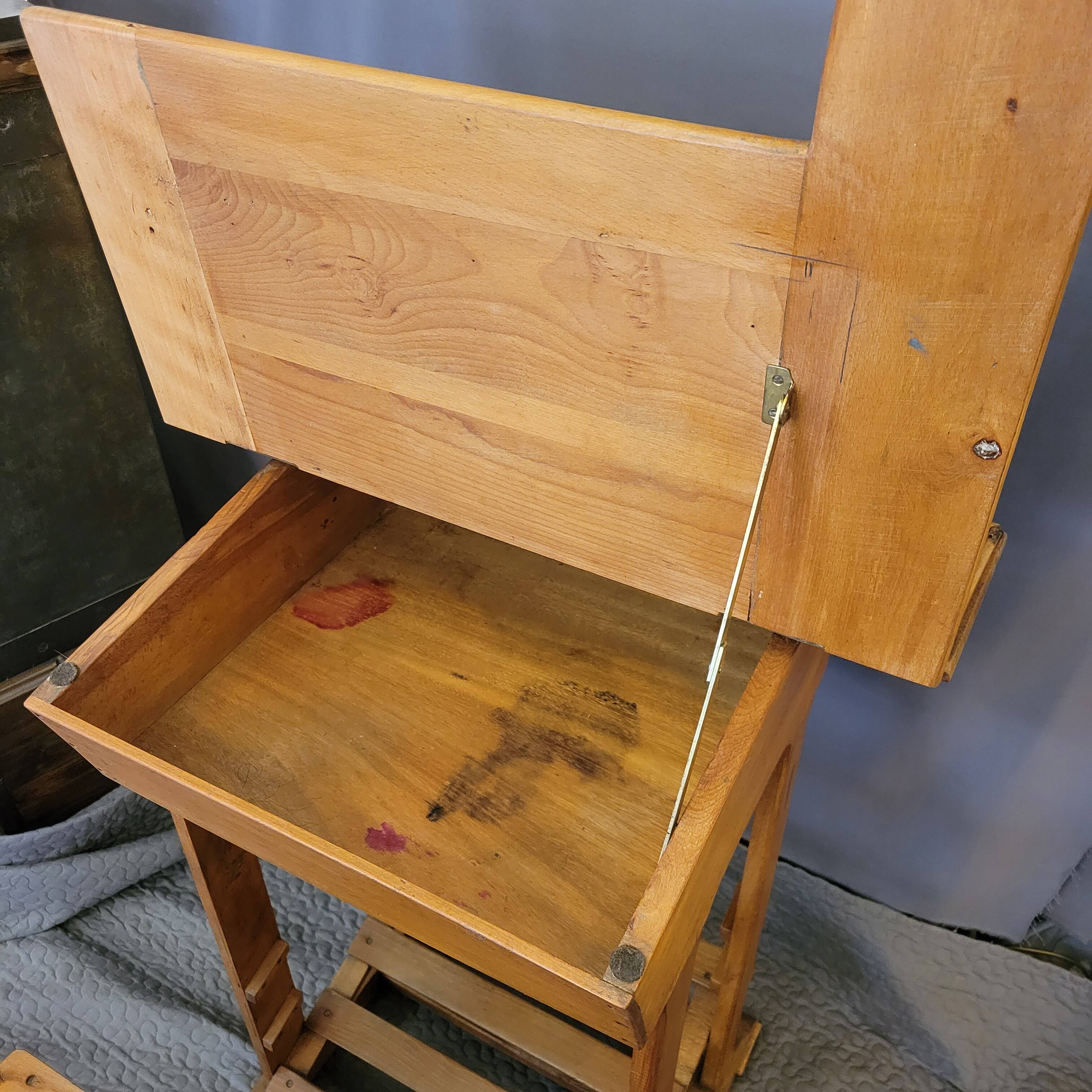 Evolving school desk