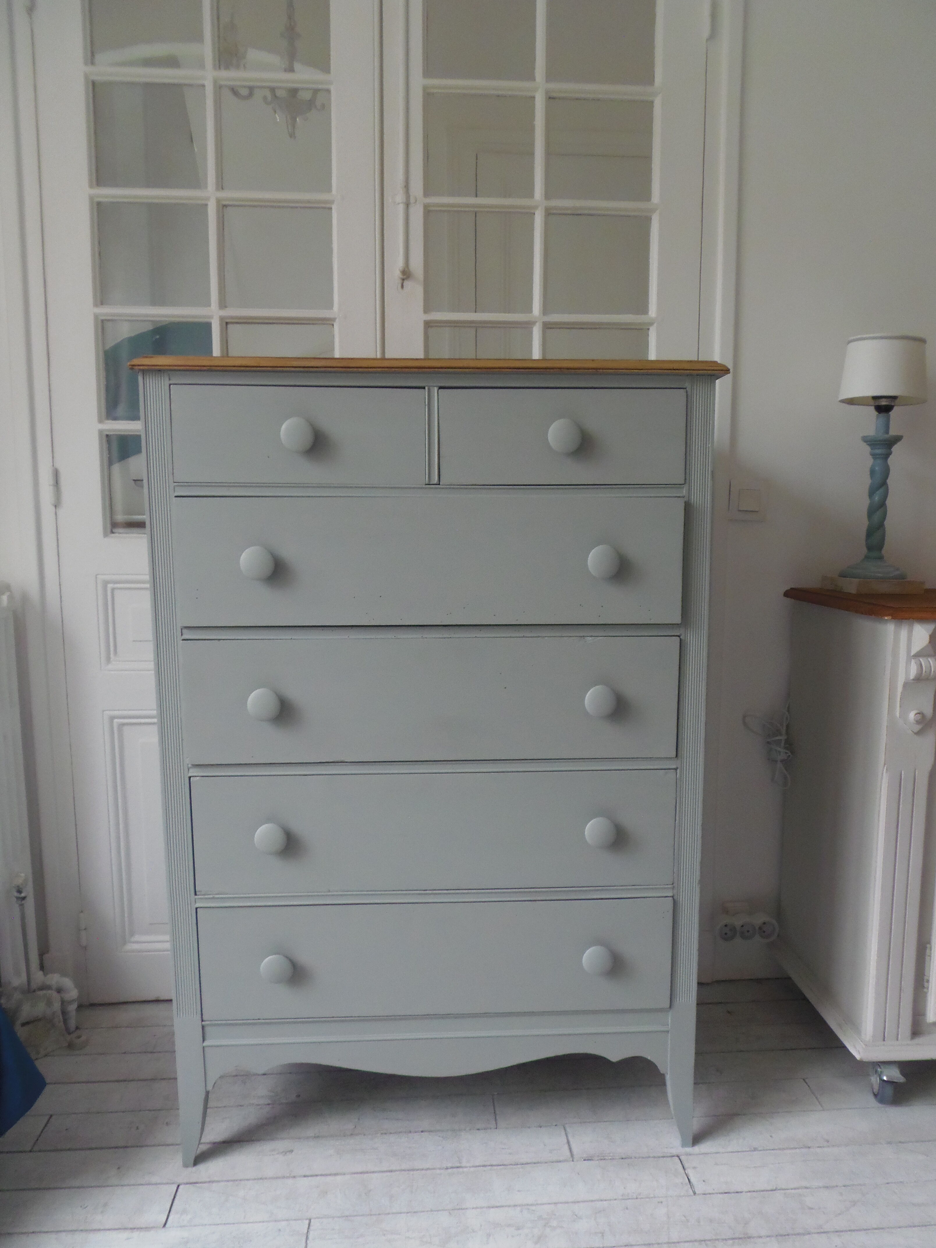 Vintage chest of drawers green gray, 5 drawers, wooden top.