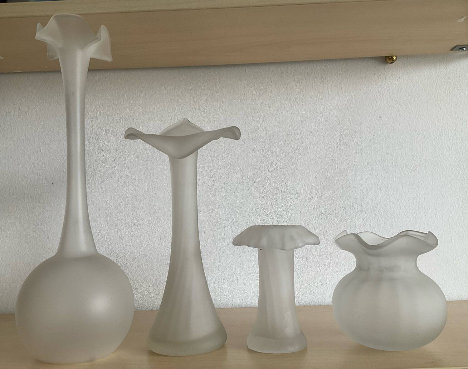 Set of 4 vintage frosted glass vases