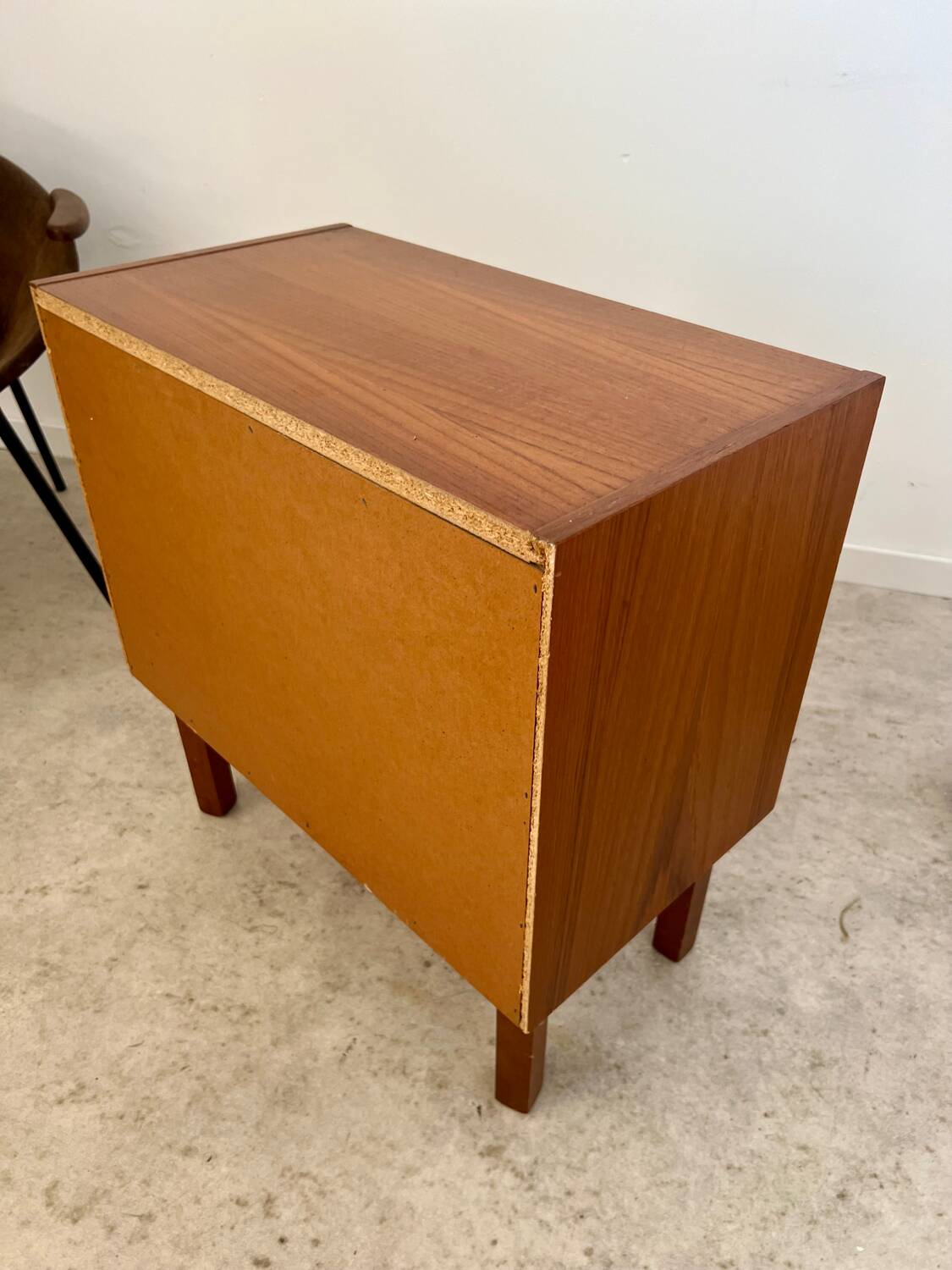 Small chest of drawers or bedside table in teak, Scandinavian design from the 70s vintage