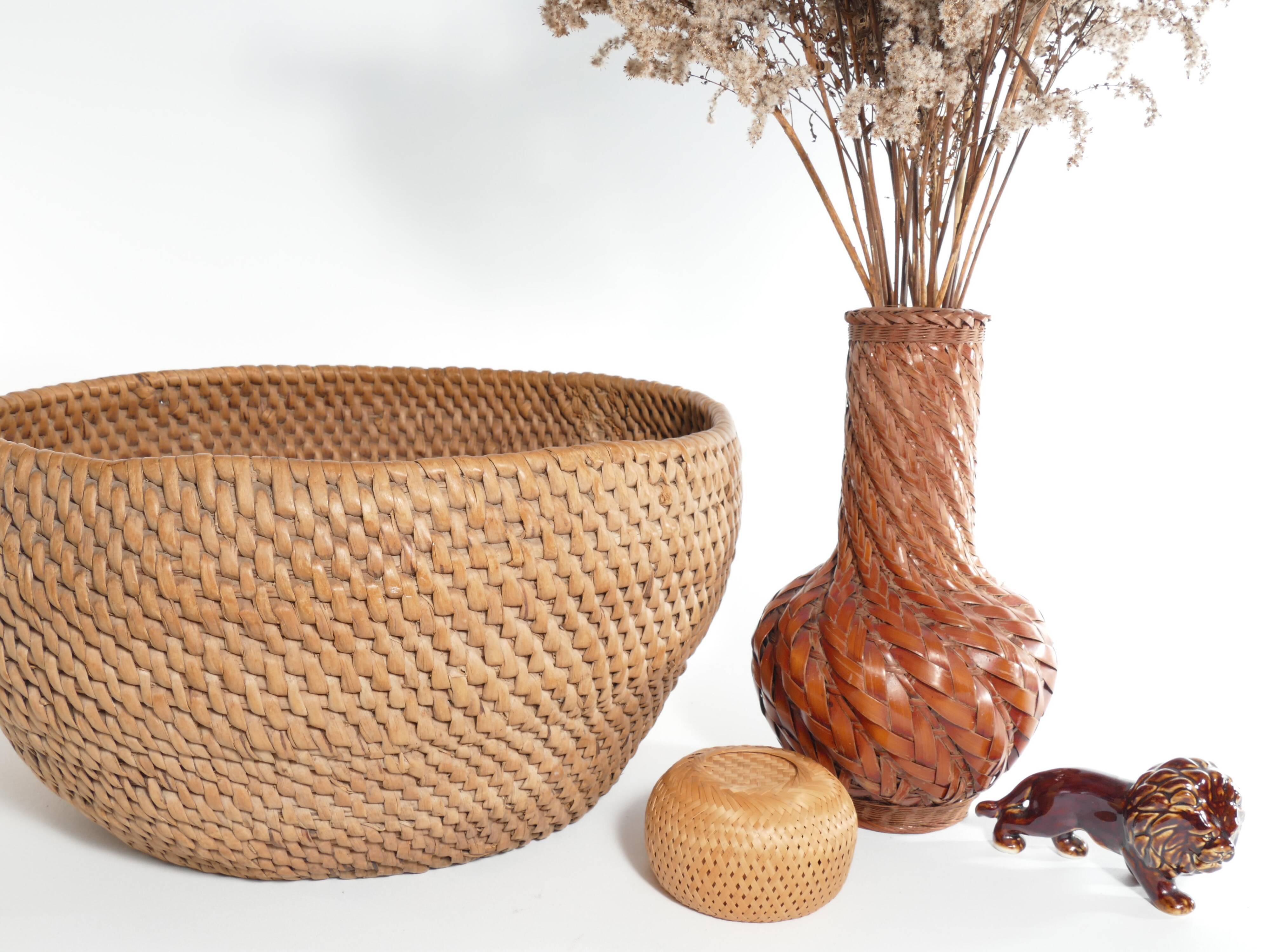 Early 20th Century Taisho/Showa Period Japanese Woven Bamboo Ikebana Vase