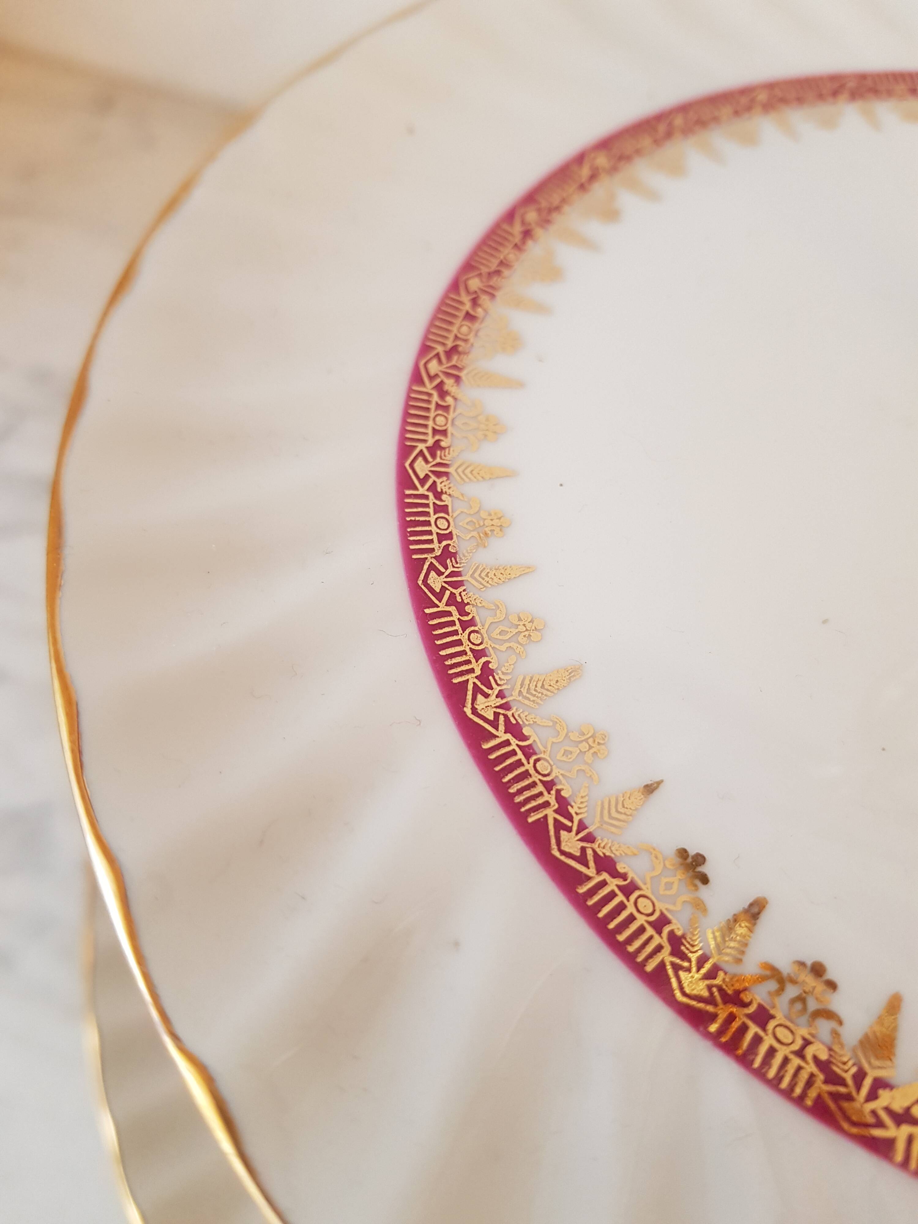 Mute servant, cake display, porcelain