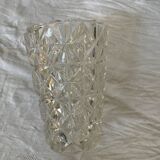 Vase en verre transparent ciselé