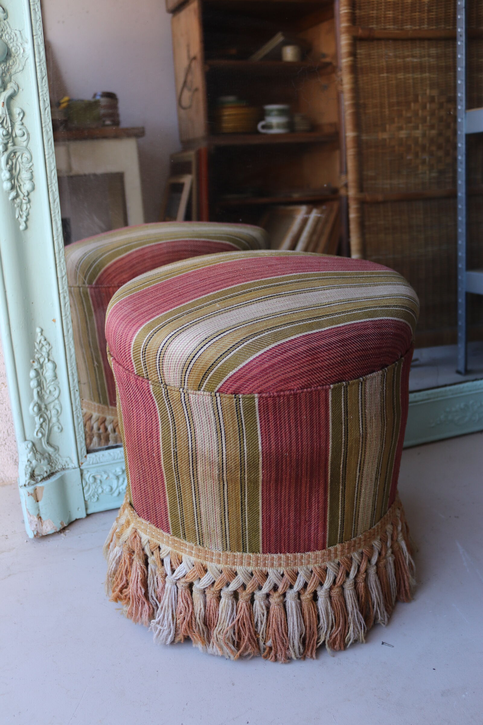 Small vintage stool / pouffe with fringes, boudoir style.
