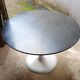 Table basse ronde a pied tulipe des années 70