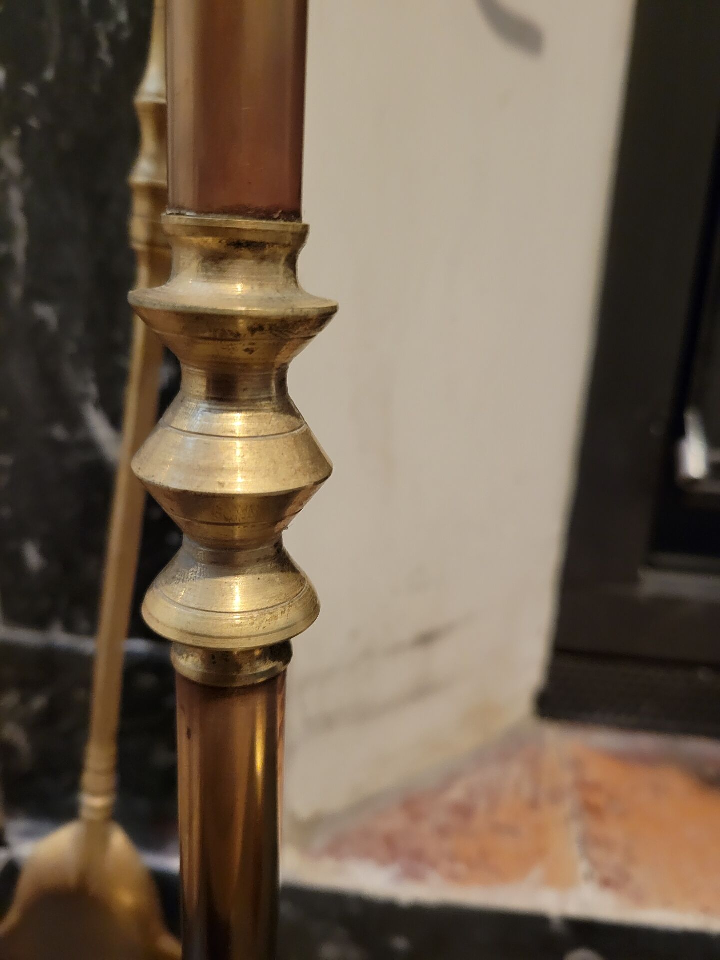 Fireplace tool set in gilded bronze