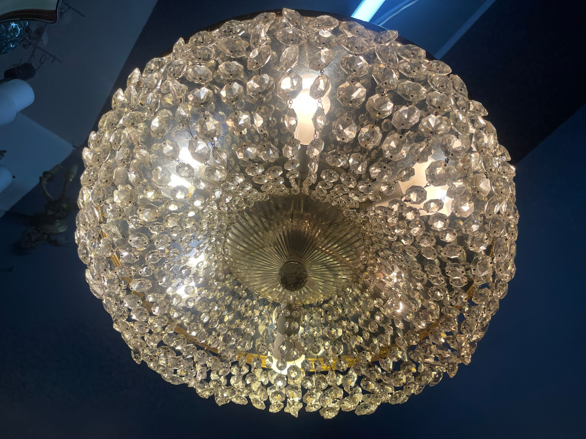 Chandelier en cristal et laiton italien des années 1960 – 6 lumières