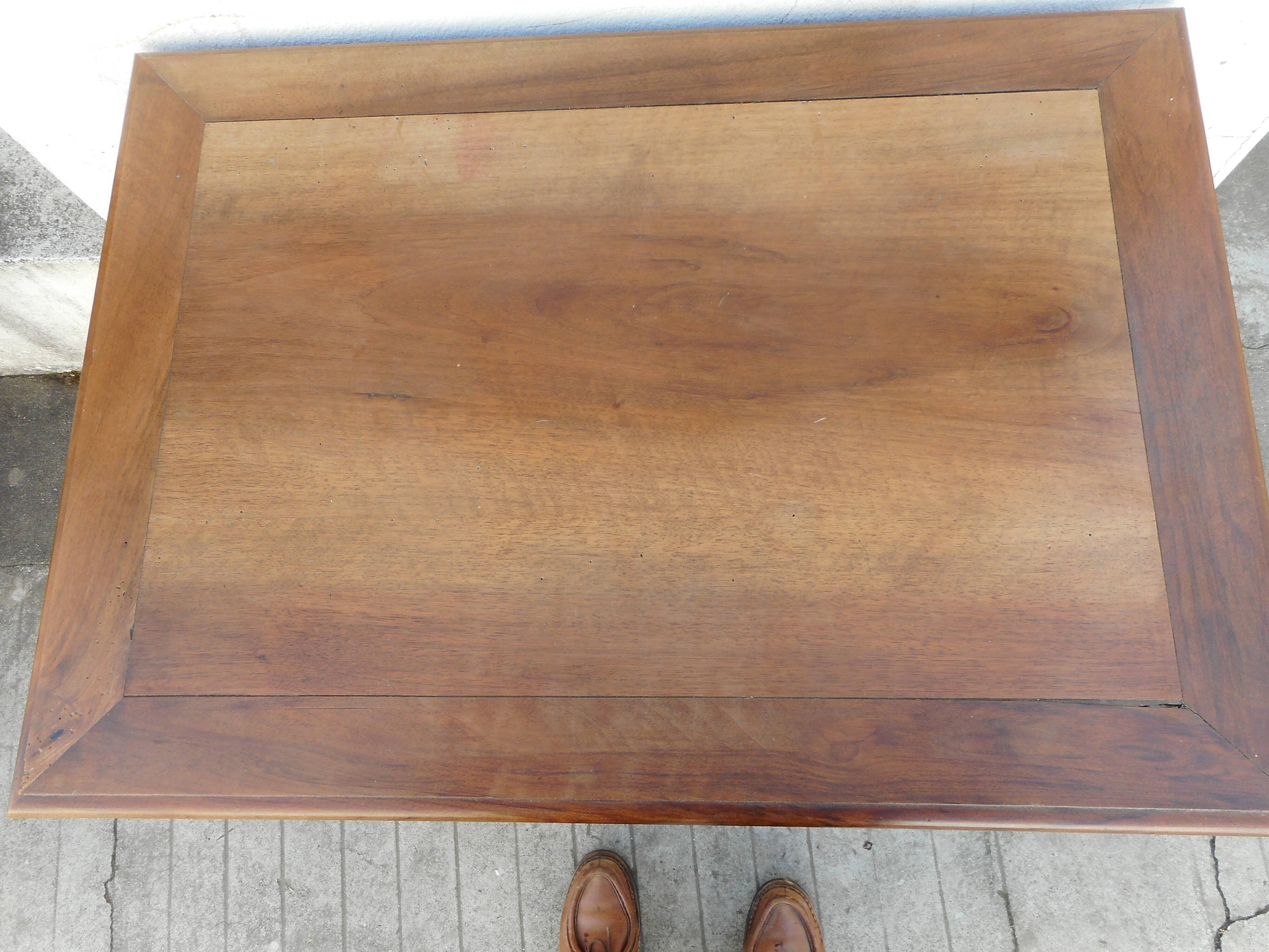 Writing table