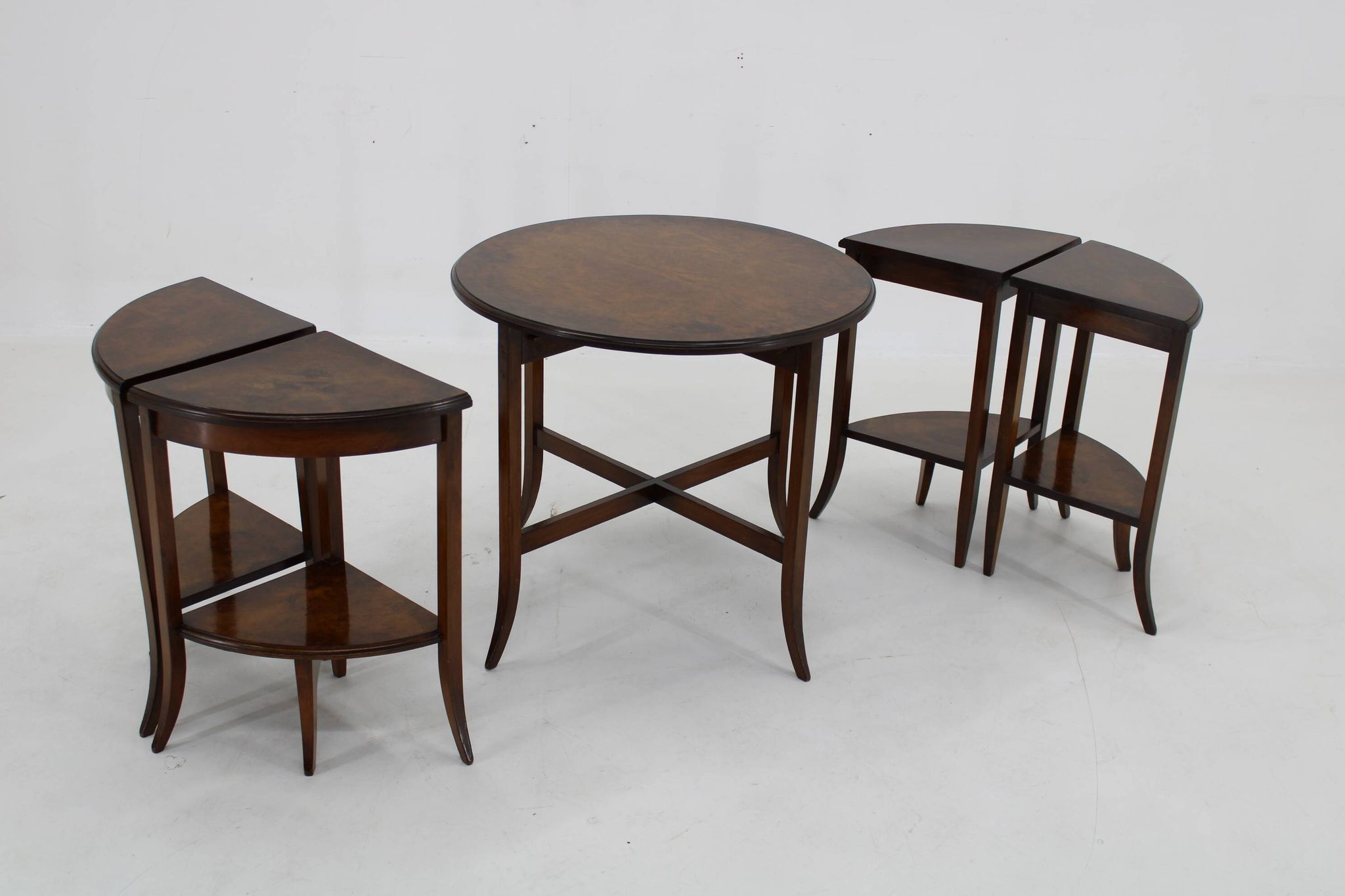 Tables gigognes Art Déco des années 1930 en noyer, Tchécoslovaquie