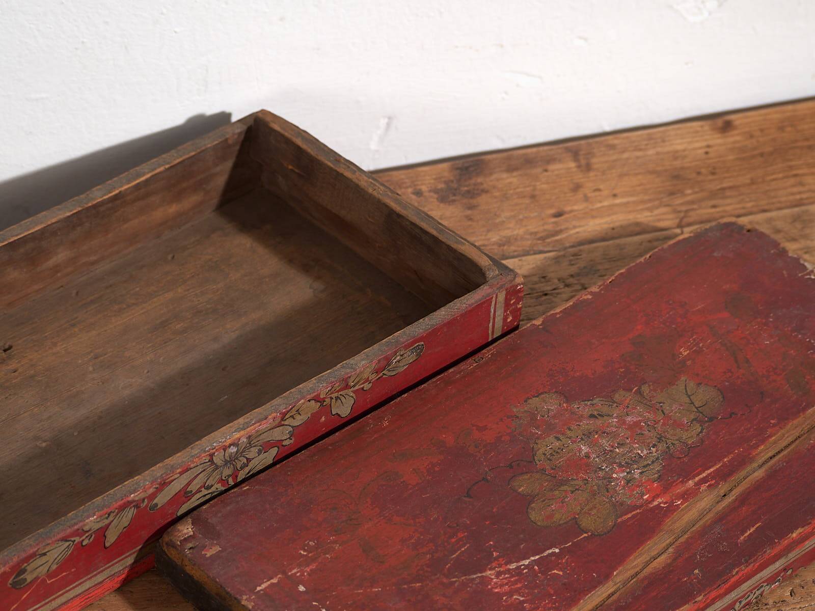 Antique case with red patina (c.1900) #4