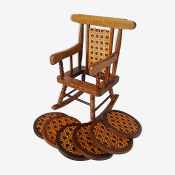 set of 6 coasters in cannage with their vintage rocking-chair display