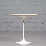 Table d'appoint Tulipe en marbre Botticino par Eero Saarinen pour Knoll Int.