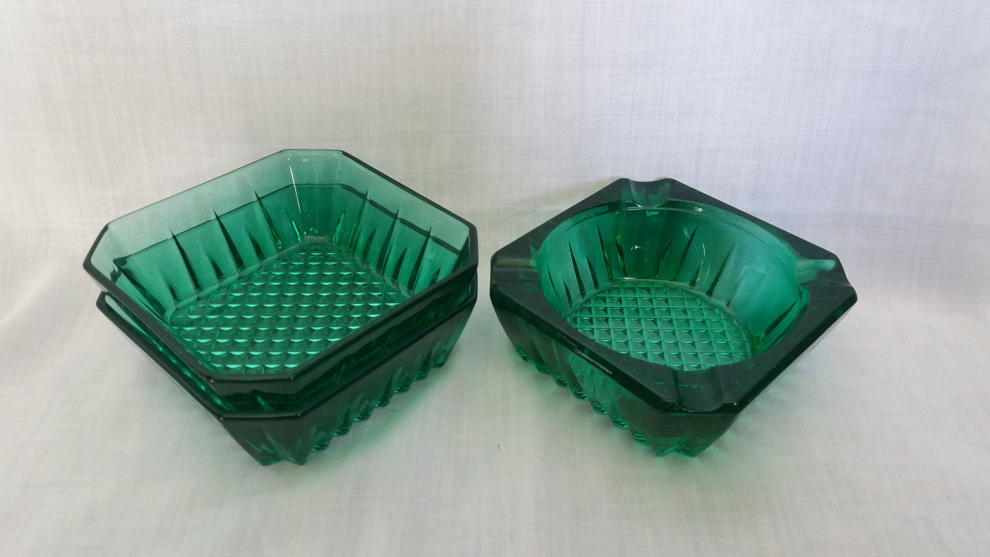 Emerald green glass ashtray, Arques crystal glassware.
