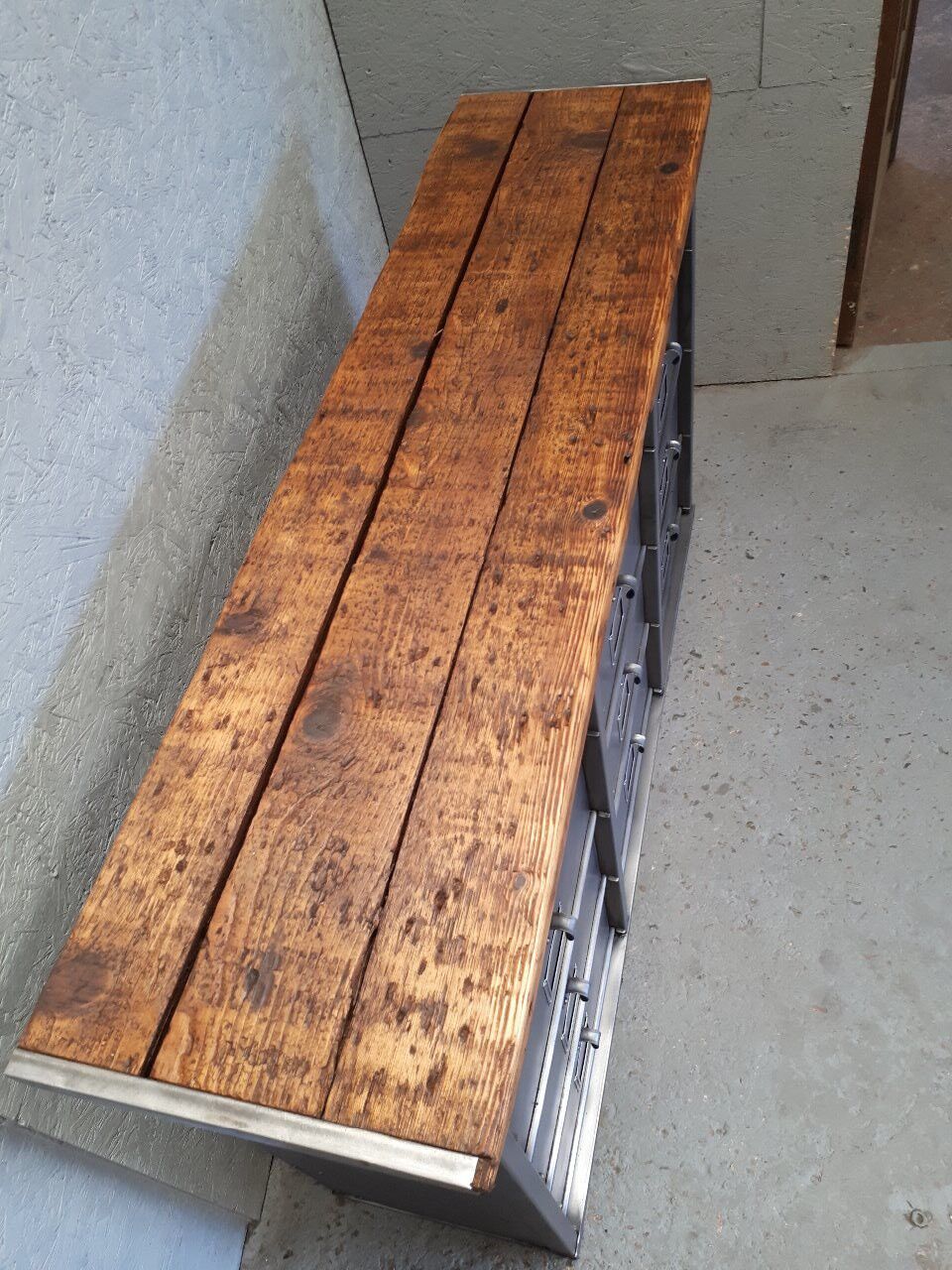 Buffet industrial strafor twelve valves