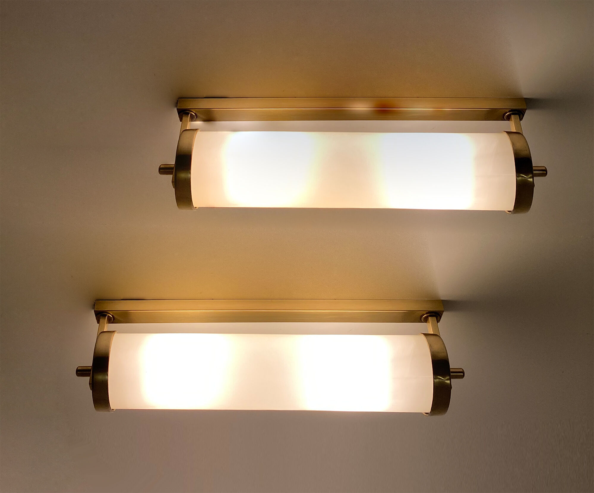 Paire d'appliques vintage art déco années 30, laiton opaline