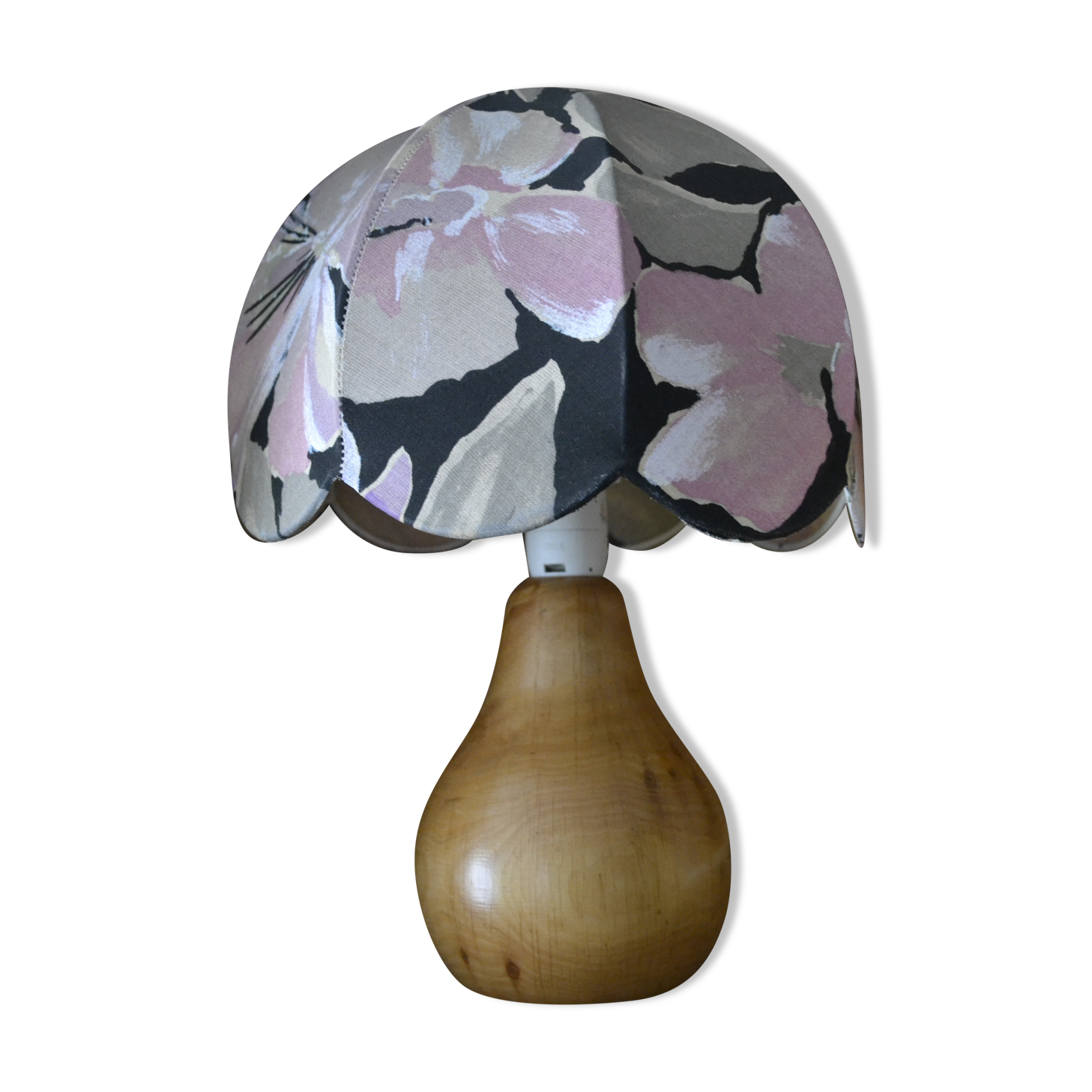 Pear-shaped wooden lamp and its fabric lampshade