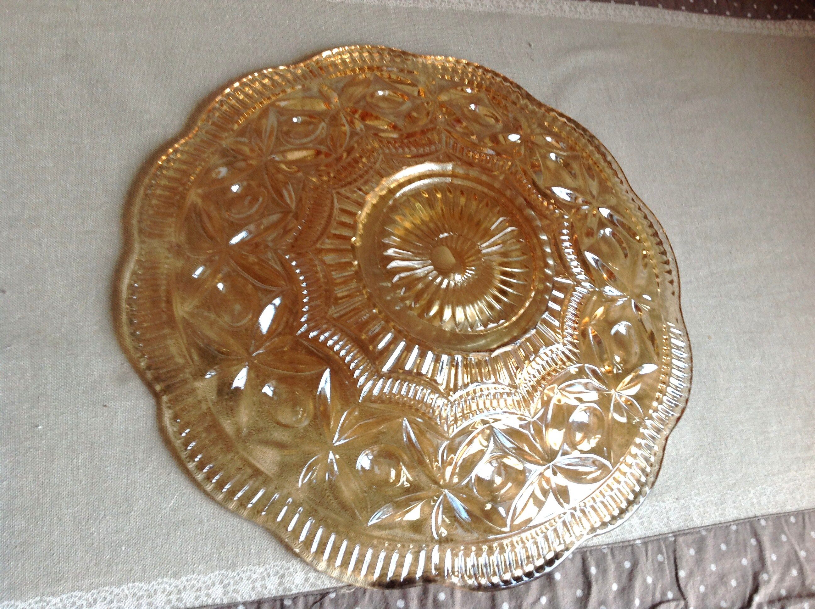 Coupe plate en verre ciselé rose ambré des années 50-60