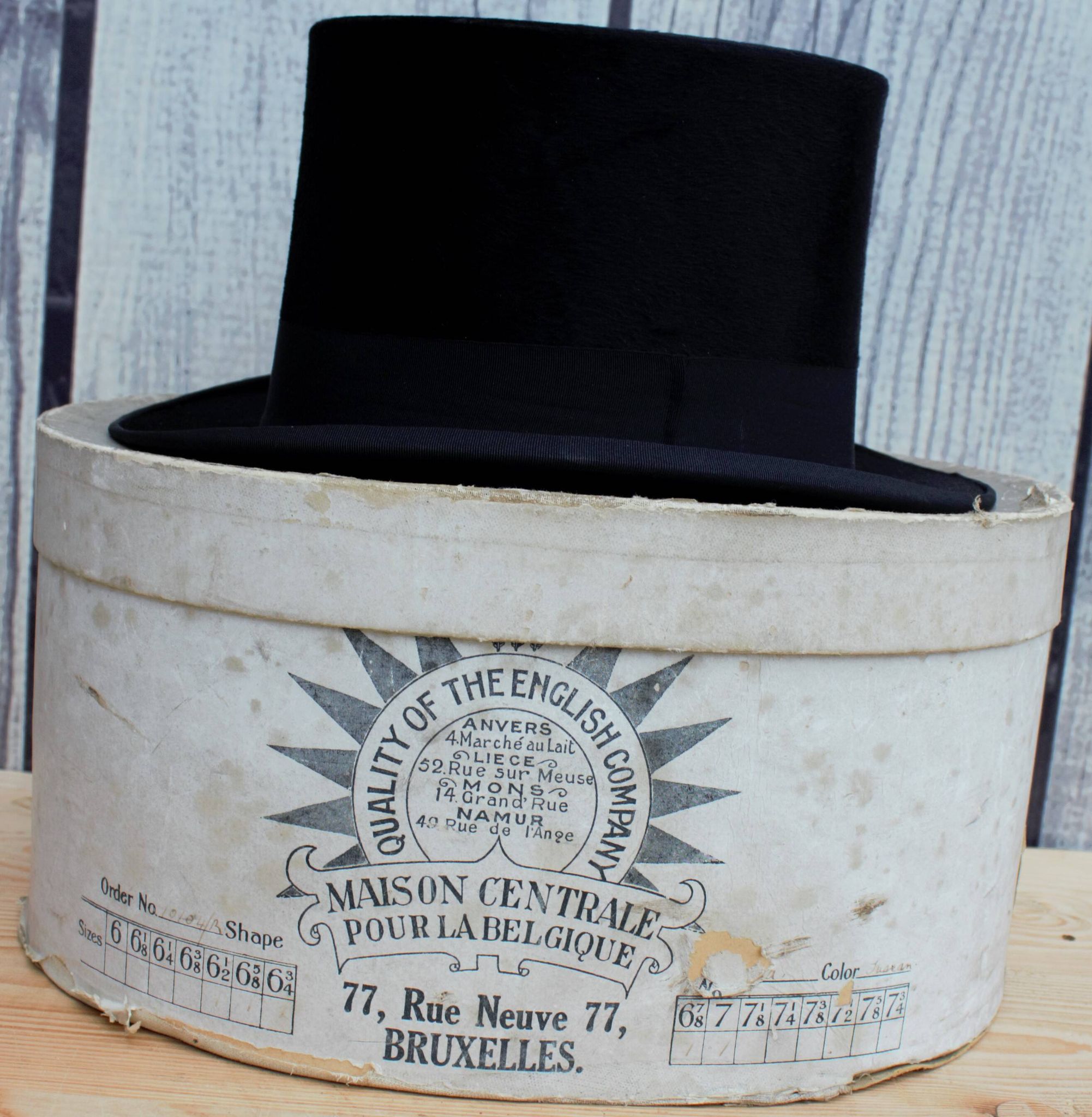 Old antique London Scotty nozzle hat with box Brussels