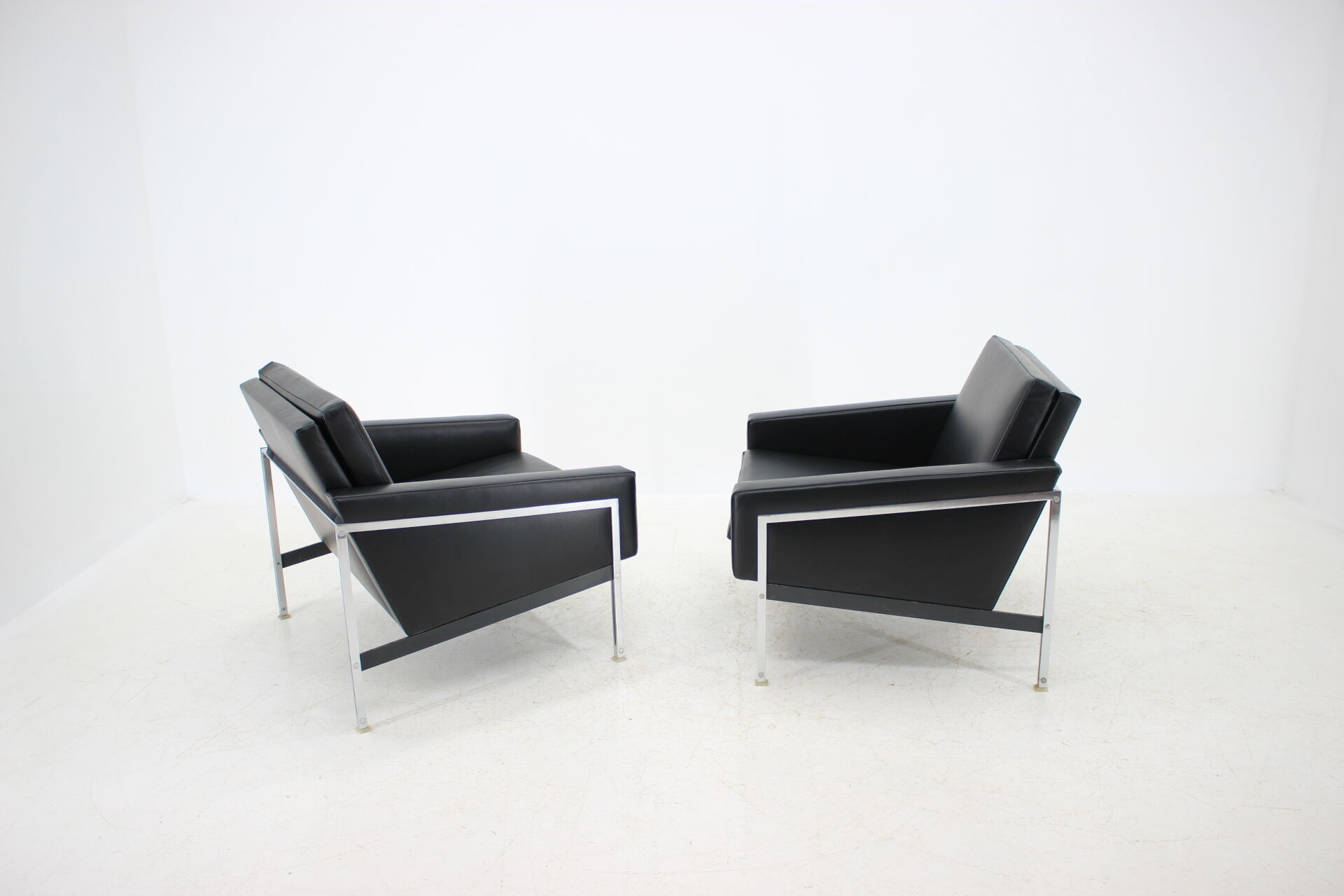 1960s Pair of Steel and Leather Armchairs by Lübke, Germany