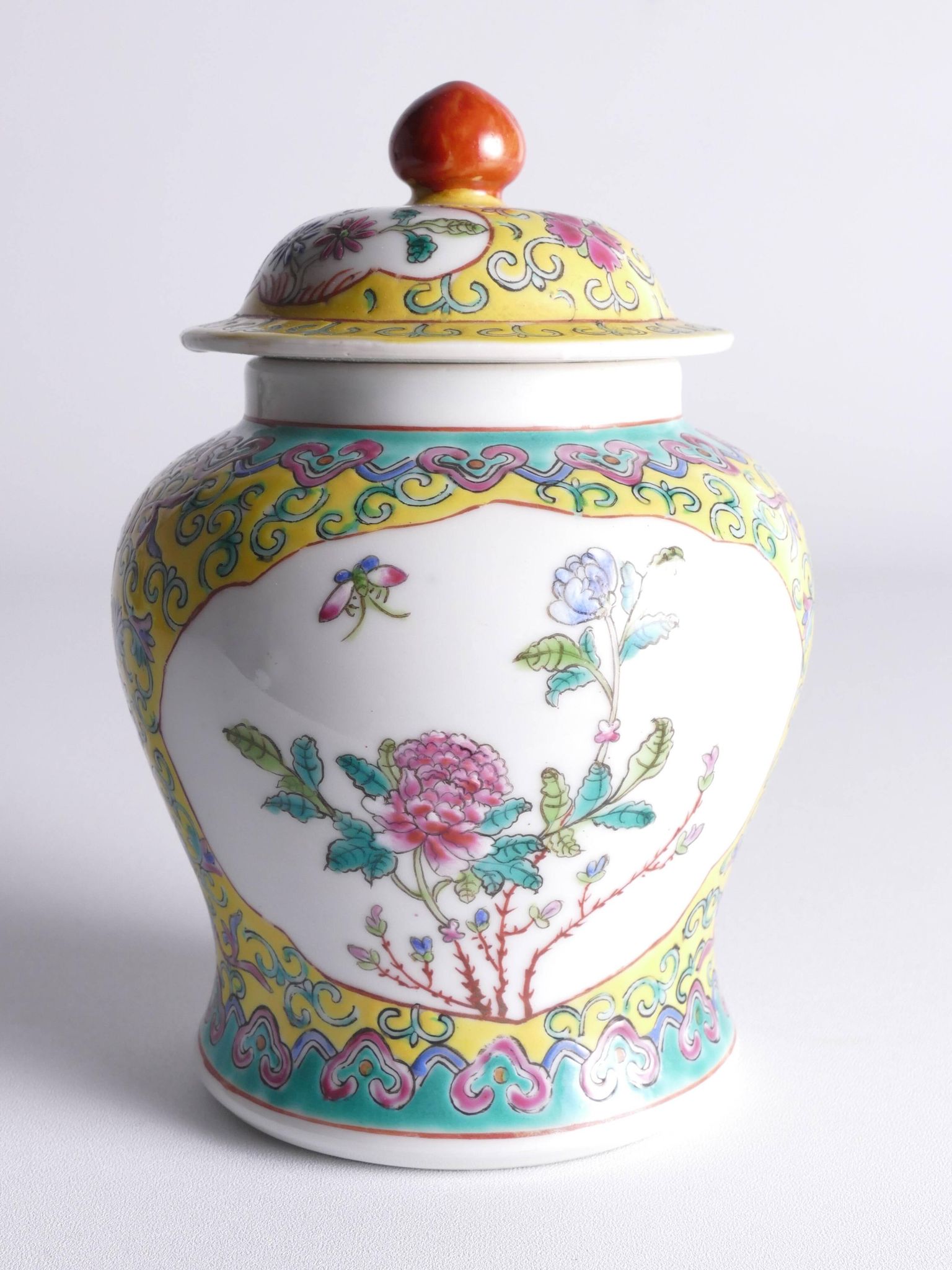 Chinese Famille Rose Porcelain Jar with Lid, Yellow Ground Floral Decoration