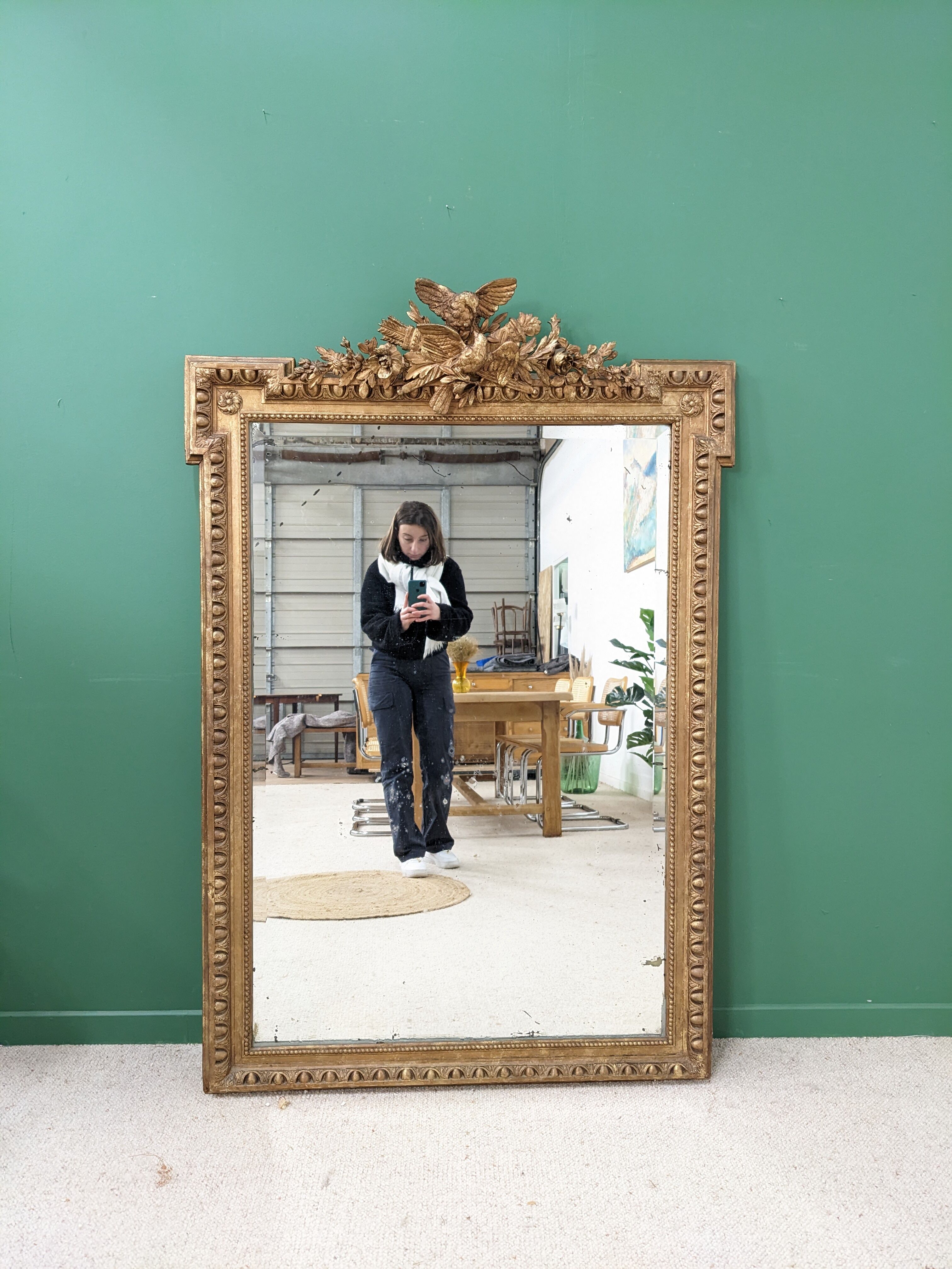 Mirror with antique moldings, 153x102 cm