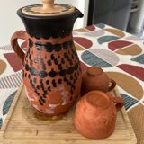 Earthen pot