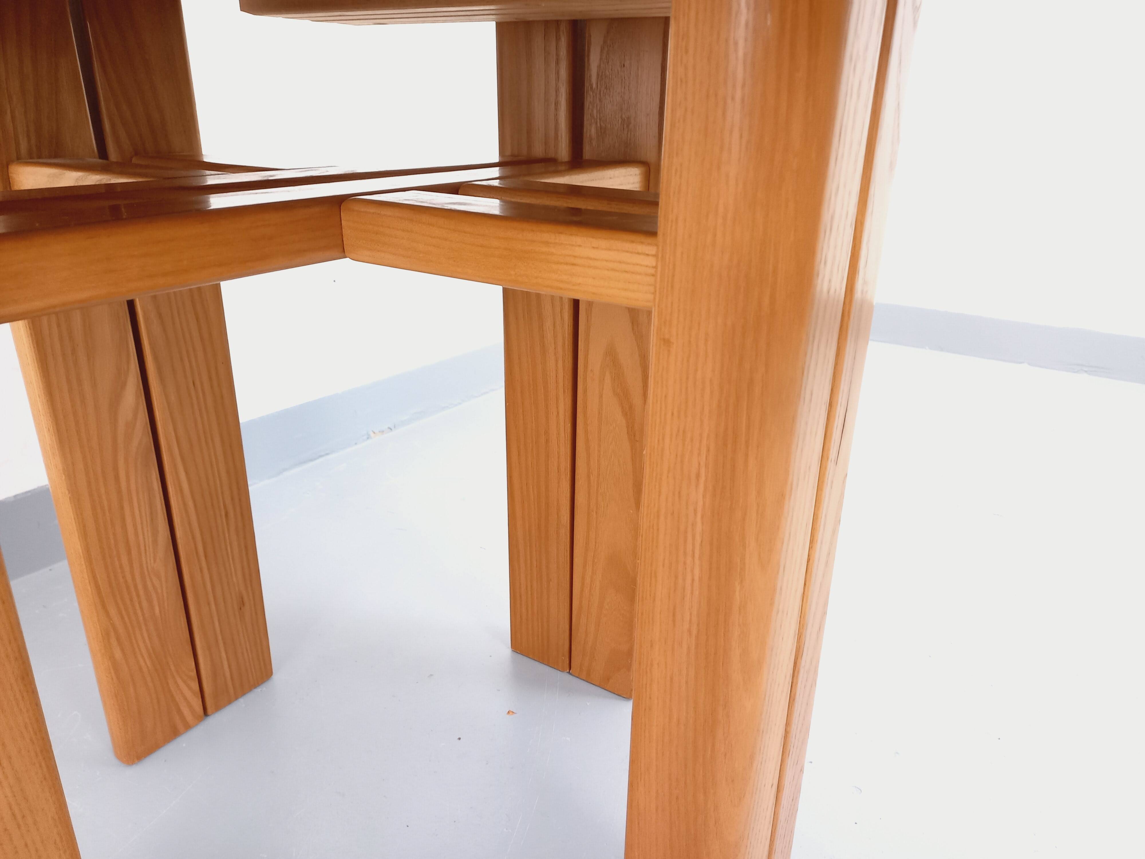 Table à manger ronde vintage Seltz des années 70 80 en orme blond massif
