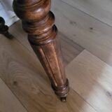 Old round tabke