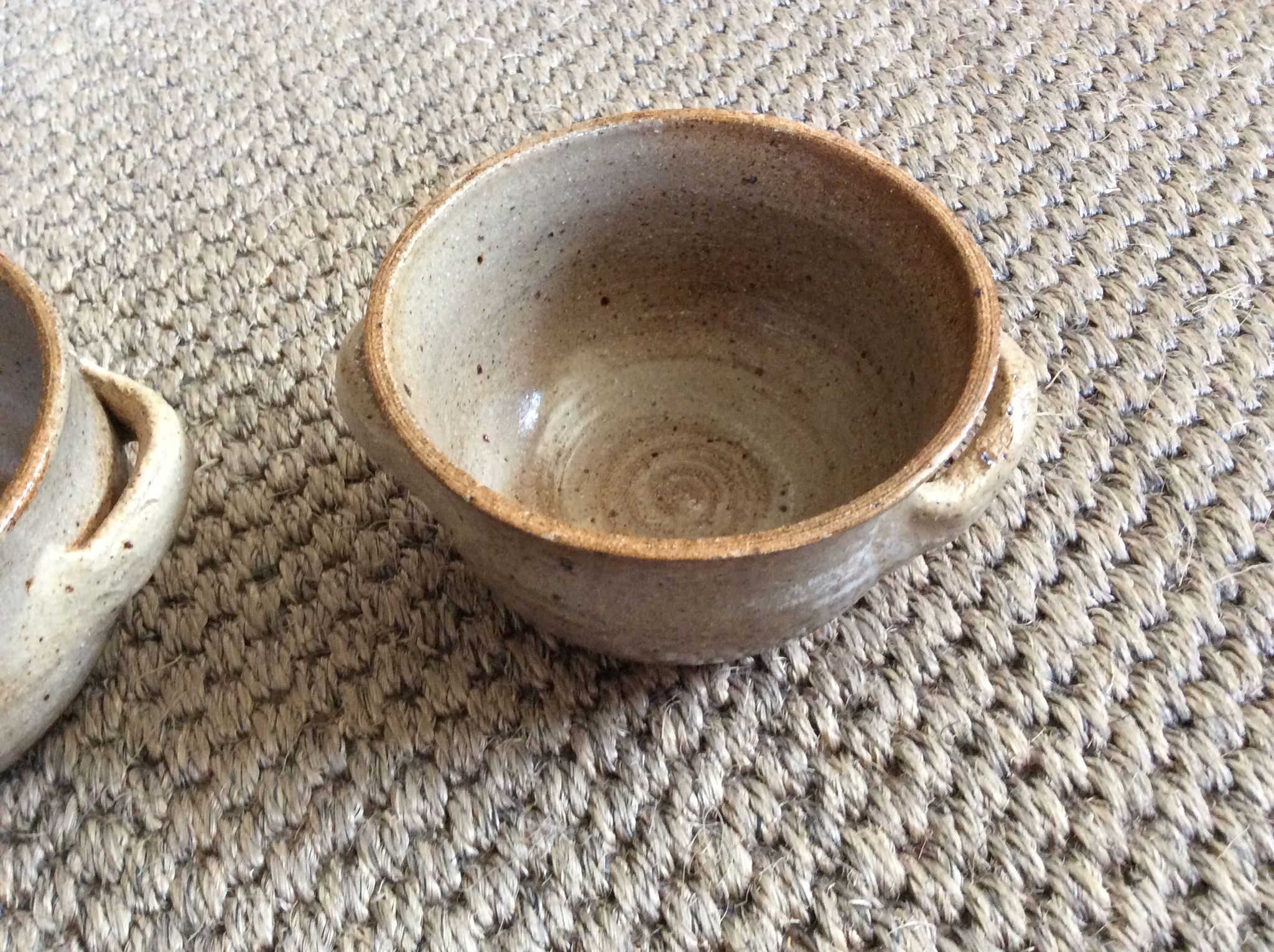 Set of 2 sandstone bowls
