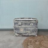 White patinated trunk