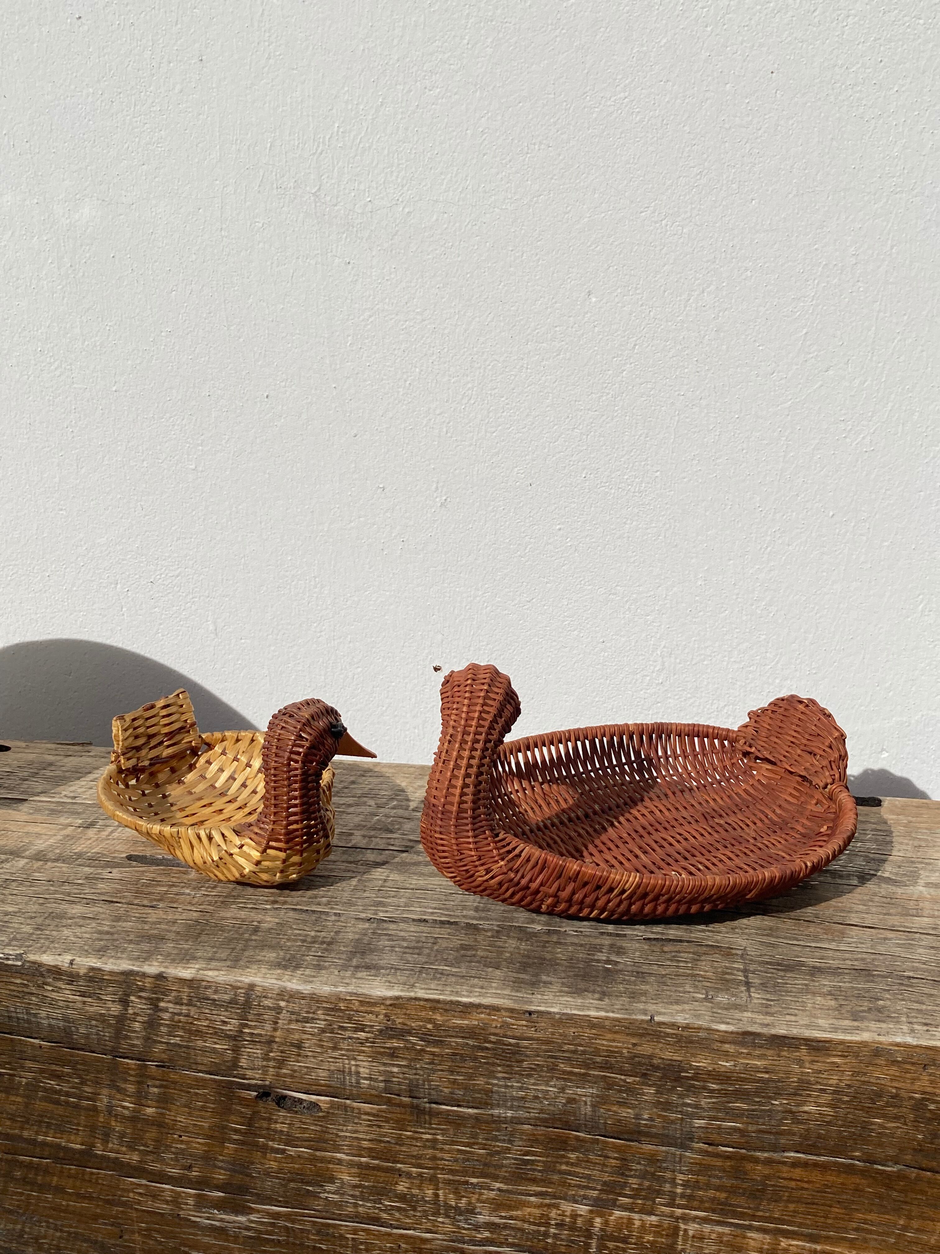 Duo of vintage wicker duck pans / empty rattan pocket