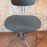 Chaise pivotante en métal chromé style industriel / vintage années 50-60