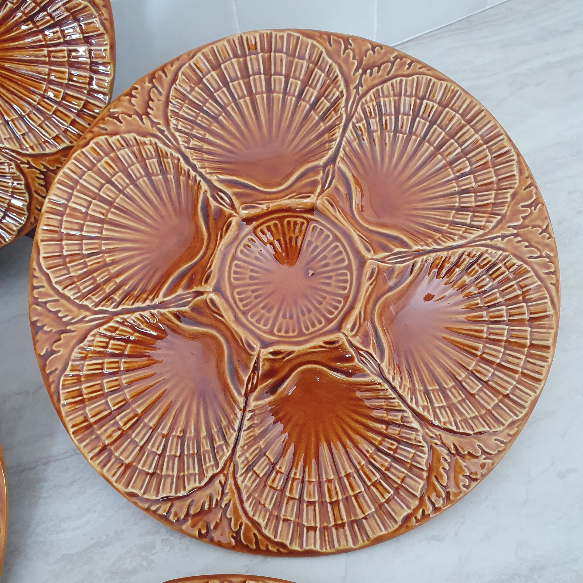 Scallop shell plates St Jacques by SECLA Portugal Barbotine