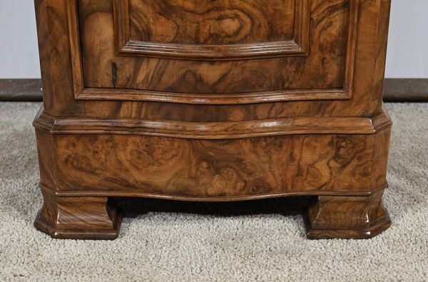 Table de chevet en noyer, 1900