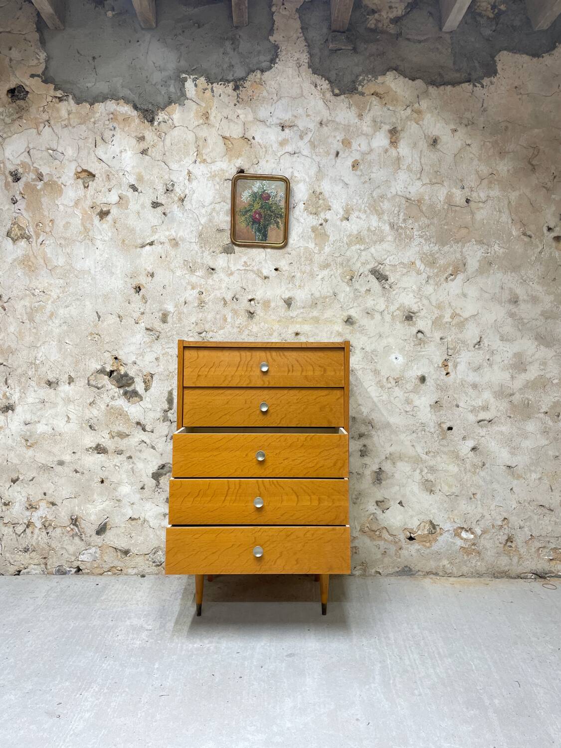 Chest of drawers