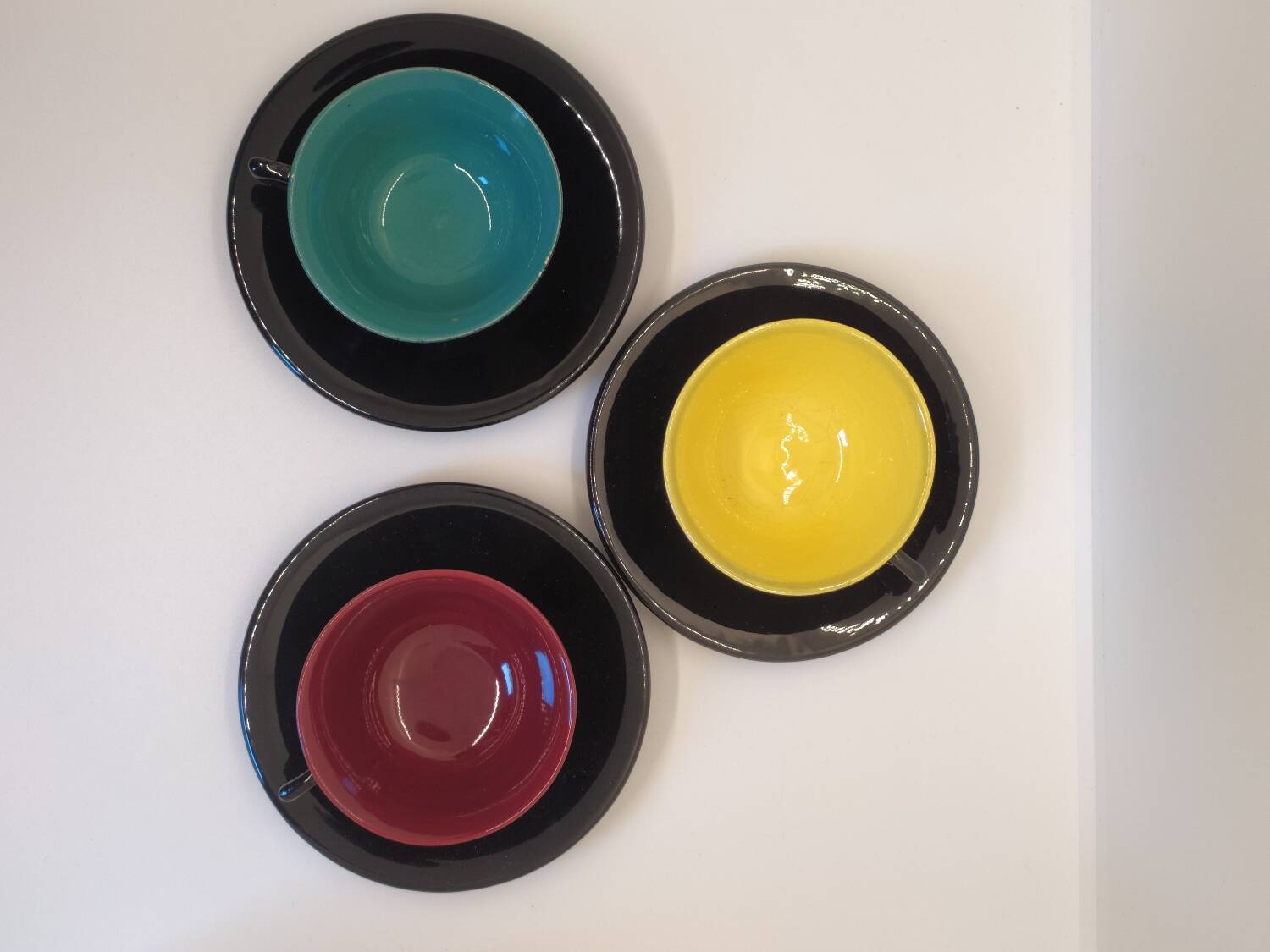 Set of 7 cups and saucers from the 50s.