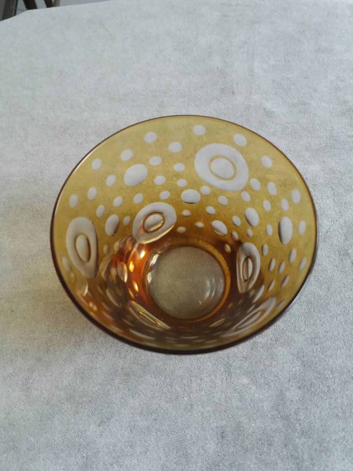 Cut crystal glass lined with amber color