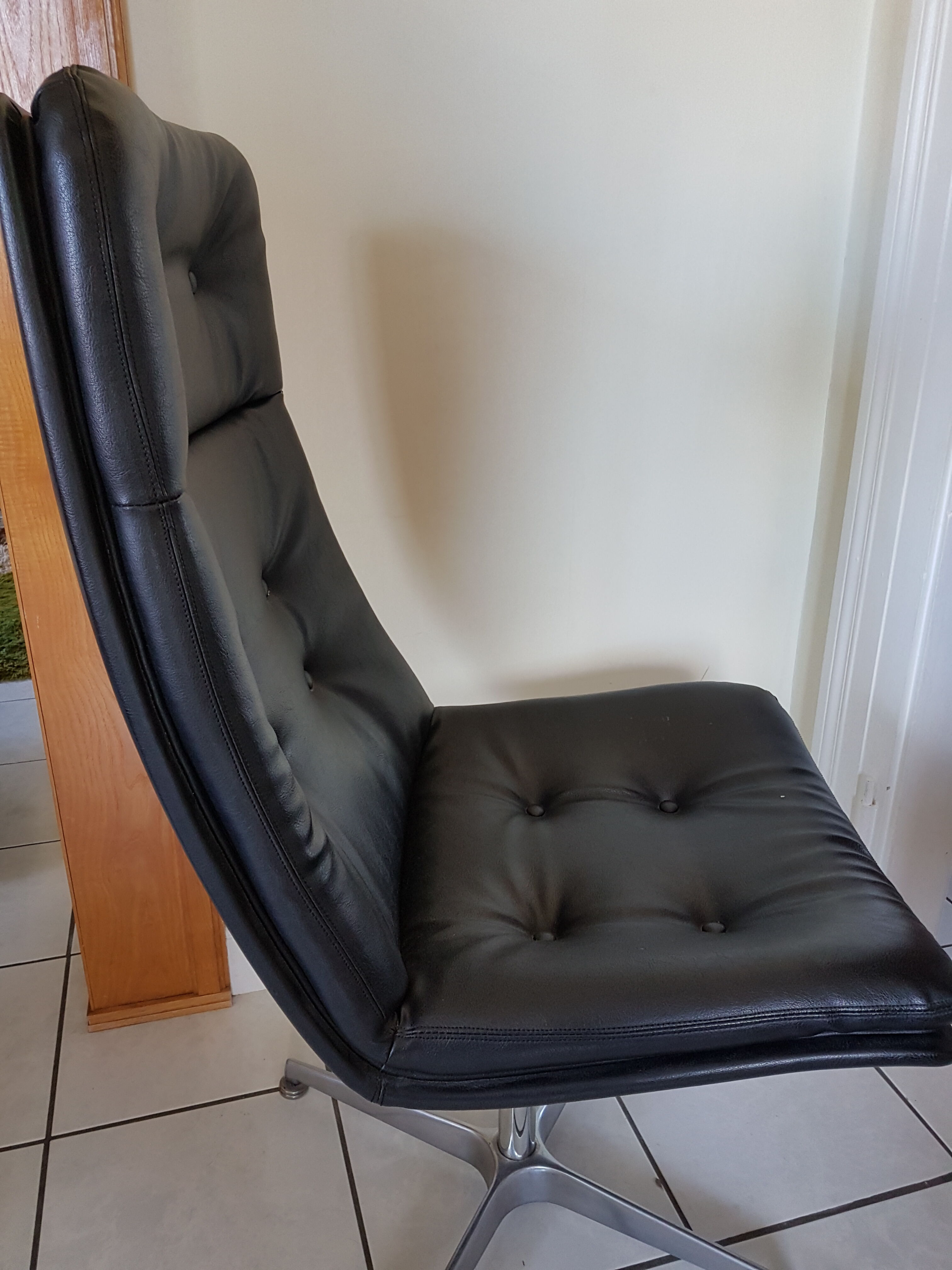 Fauteuil de bureau pivotant Artifort design Geoffroy Harcourt