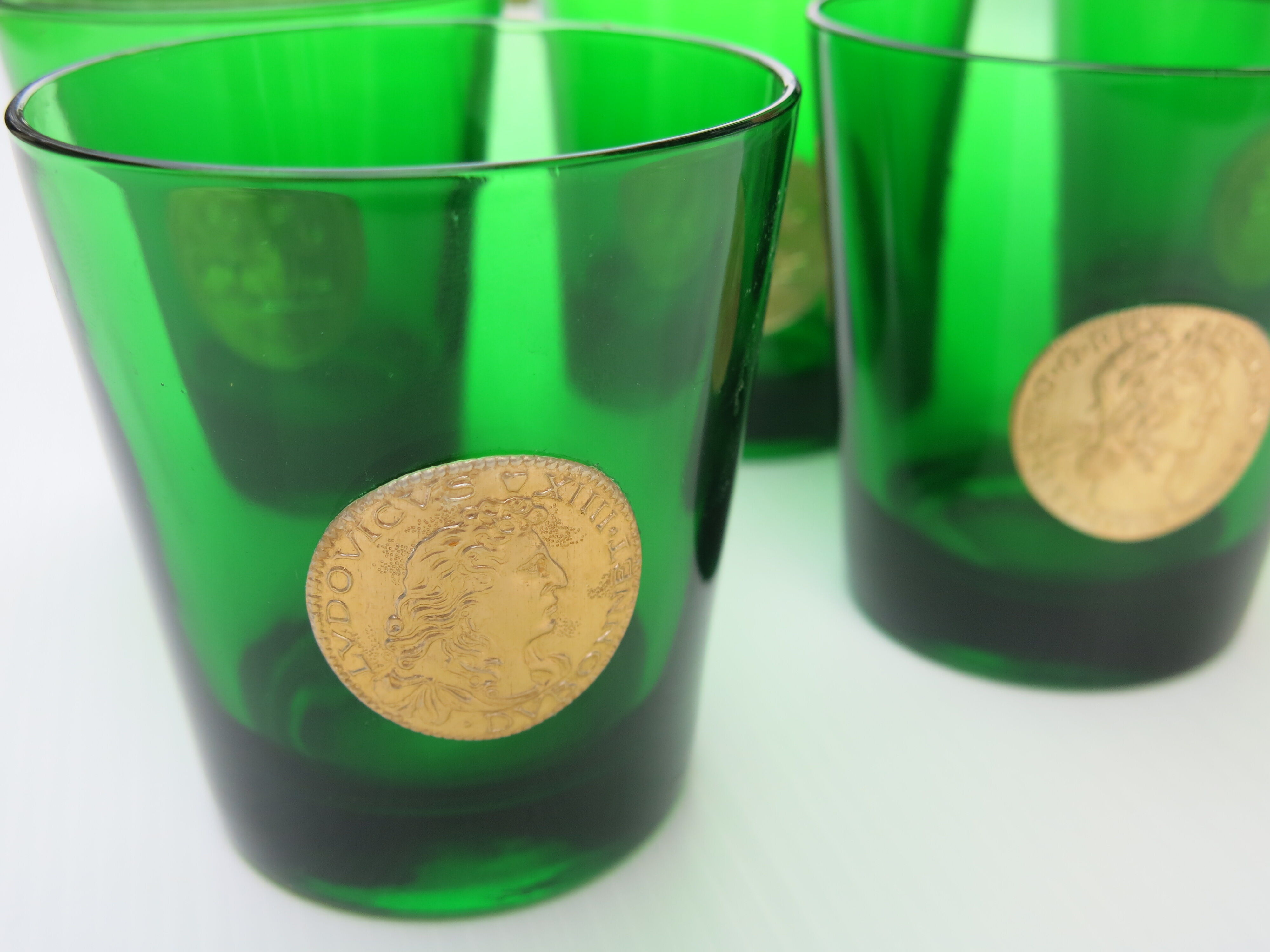 6 water glasses of green colors in very good