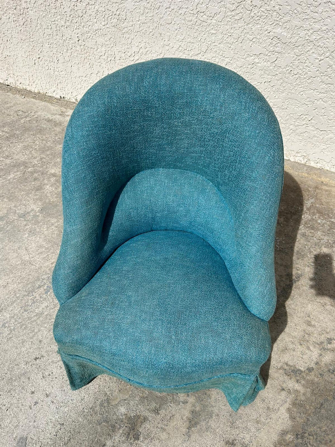 Blue toad armchair