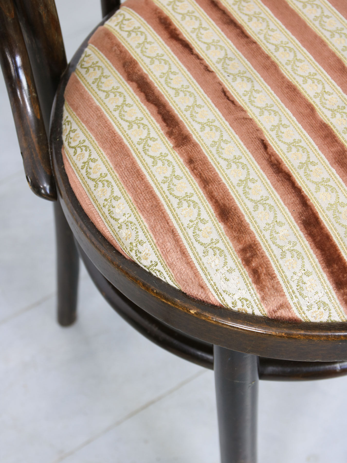 Bentwood 18 dining chairs, set of 2