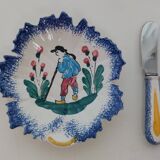 Cup-shaped butter dish with knife