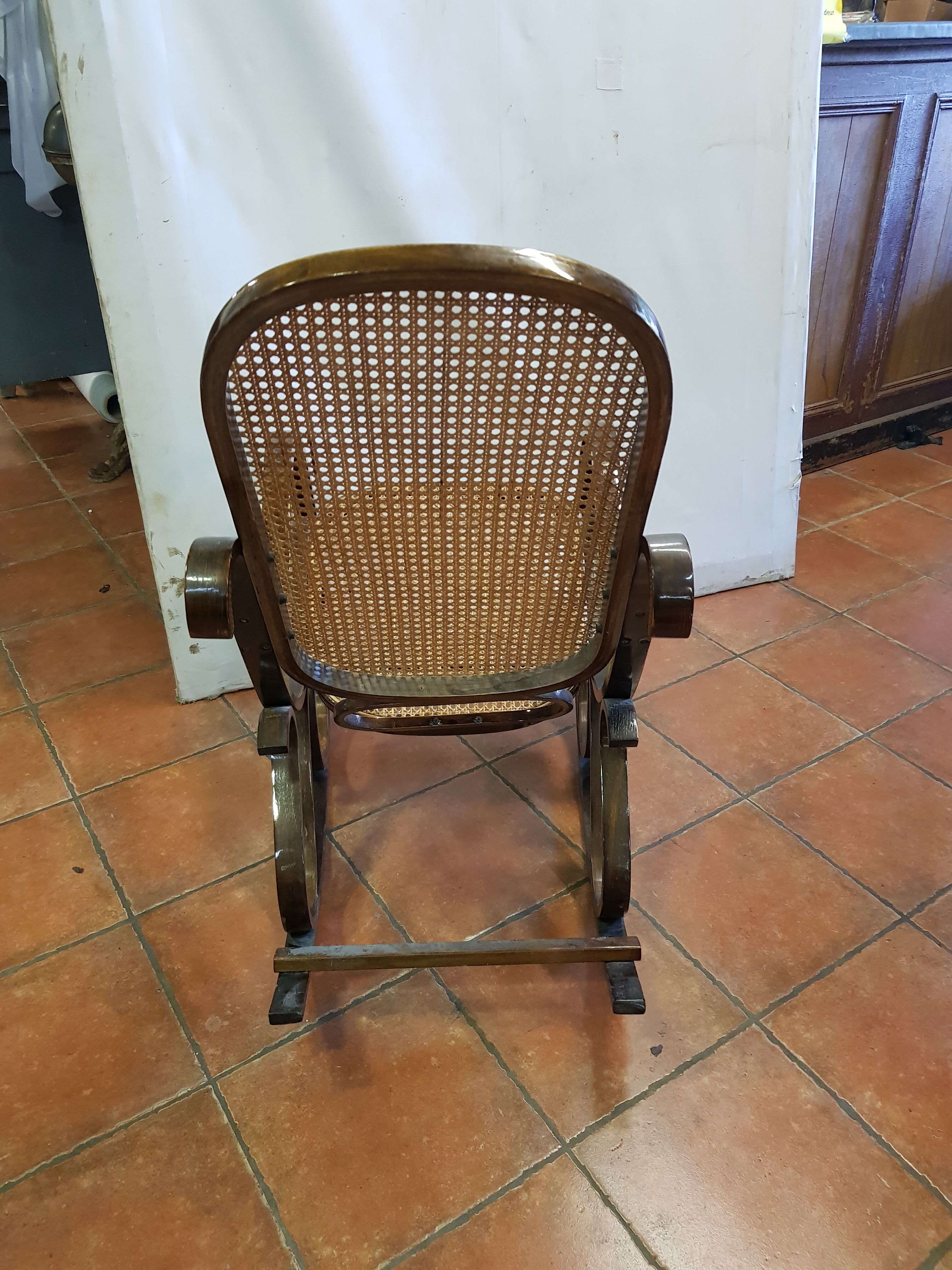 Rocking curved wooden flesh