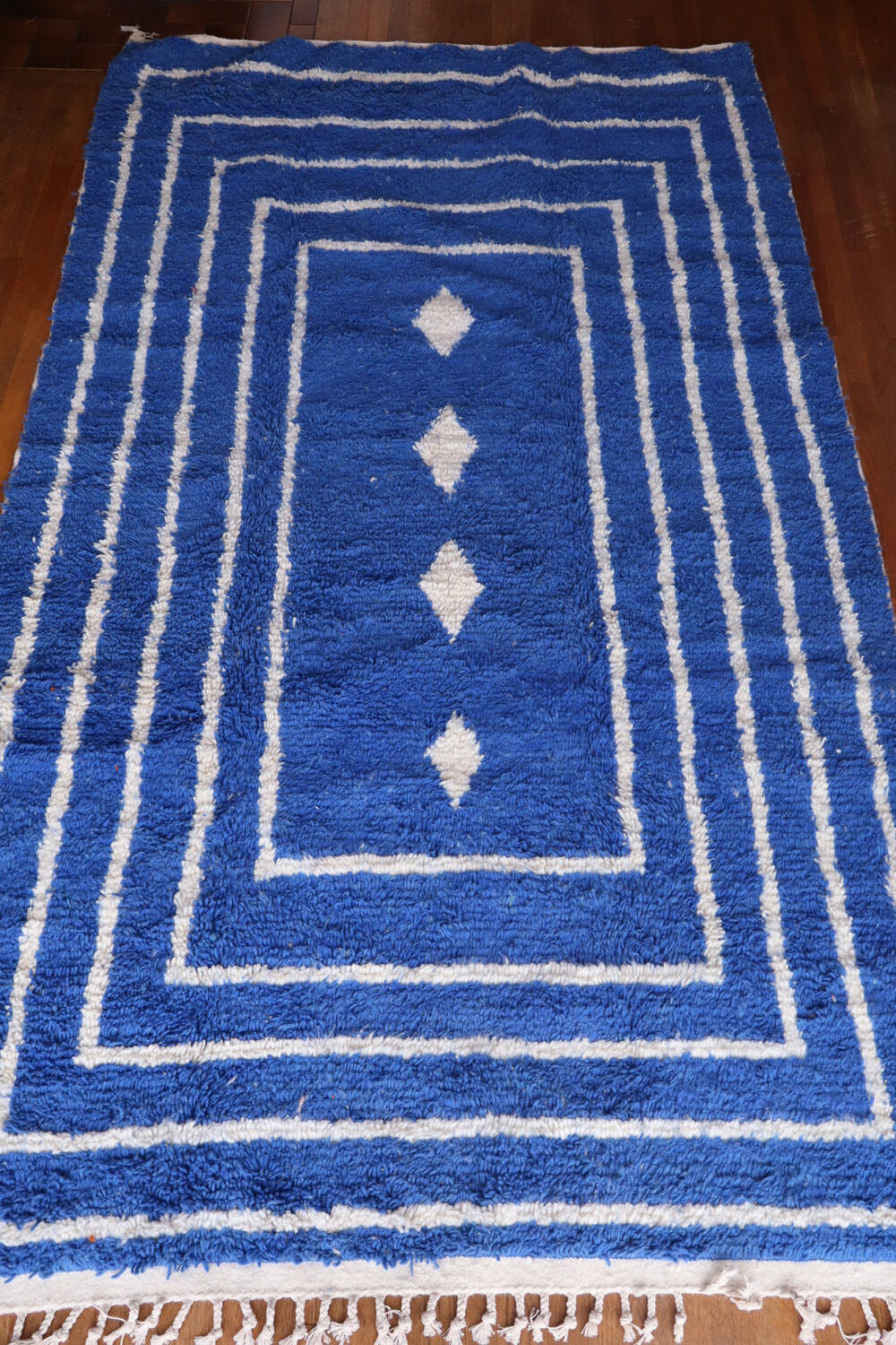Klein blue and white Moroccan Berber rug