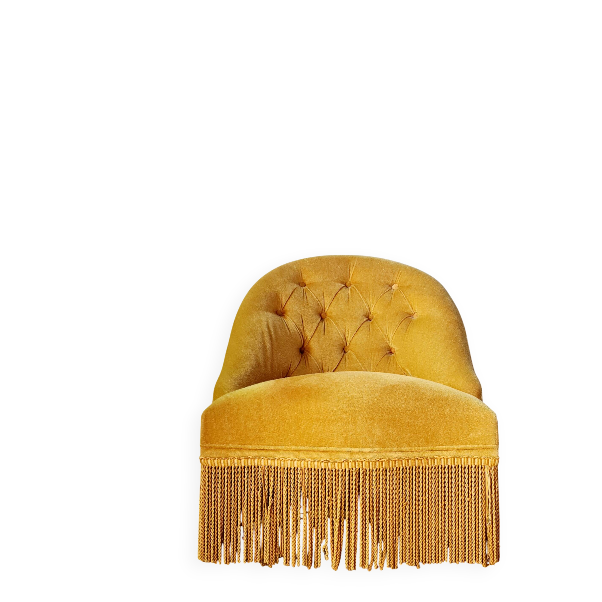 Fauteuil crapaud velours capitonné jaune