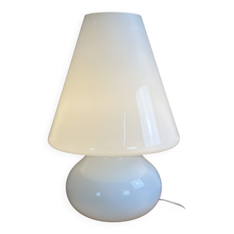 Lampe italienne vintage 1980 en verre opalin blanc Ht 70 cm